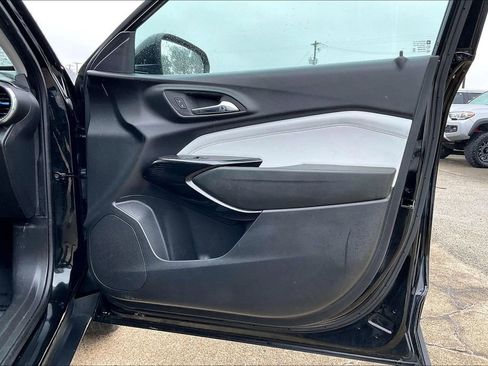 Used 2024 Chevrolet Trax LT image 29