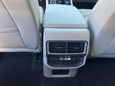 New 2026 Volkswagen Atlas SE image 17