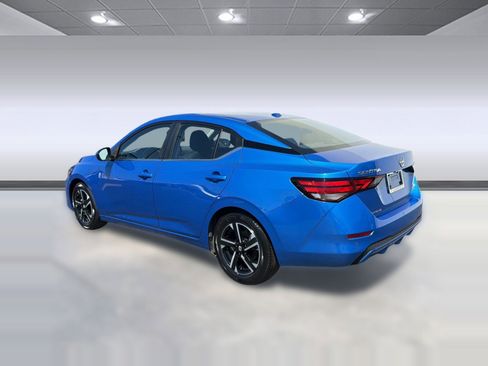 Used 2025 Nissan Sentra SV FWD image 3