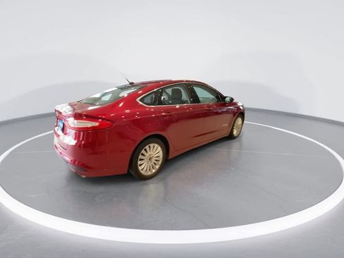 Used 2016 Ford Fusion SE w/ Equipment Group 502A FWD image 8