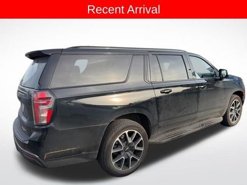 Used 2022 Chevrolet Suburban RST w/ Luxury Package image 3