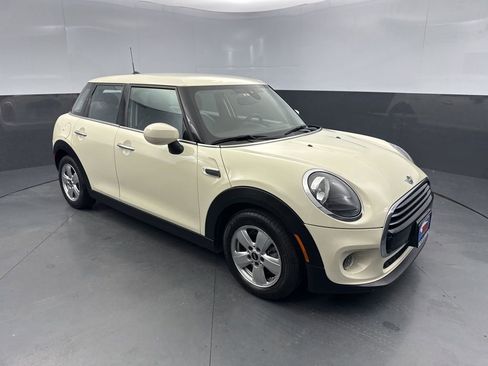 Used 2020 MINI Cooper 4-Door Hardtop image 7
