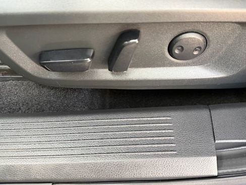 Used 2021 Nissan Rogue SV image 16