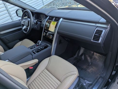 New 2026 Land Rover Discovery Limited Edition image 33