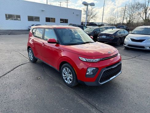 Used 2021 Kia Soul LX image 4