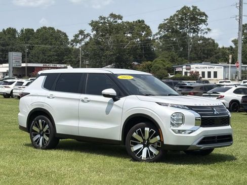 Used 2025 Mitsubishi Outlander SE FWD image 15