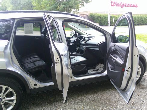 Used 2018 Ford Escape SEL image 9