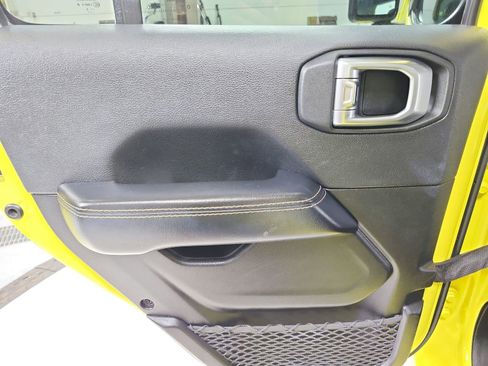 Used 2024 Jeep Wrangler Unlimited Sahara AWD/4WD image 35
