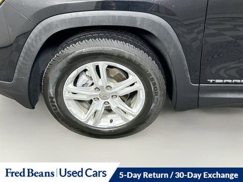 Used 2022 GMC Terrain SLE image 31