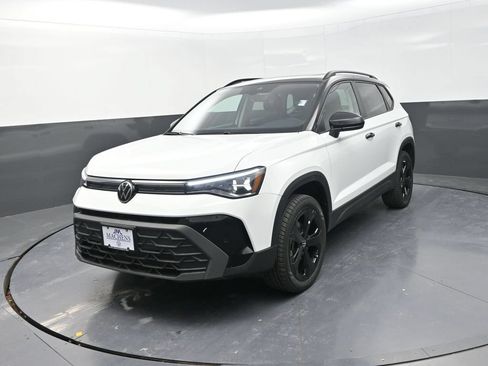 New 2026 Volkswagen Taos SE AWD/4WD image 4
