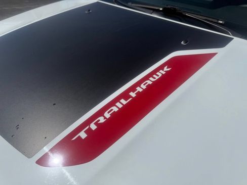 Used 2025 Jeep Compass Trailhawk AWD/4WD image 14