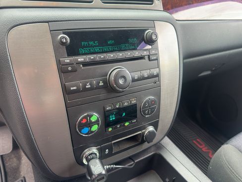 Used 2013 GMC Yukon SLE RWD image 24