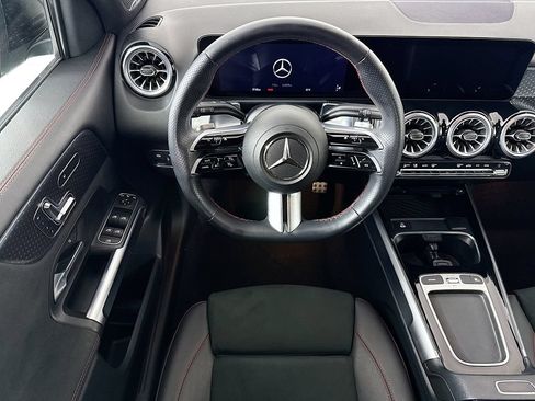 Certified 2025 Mercedes-Benz GLB 250 image 10