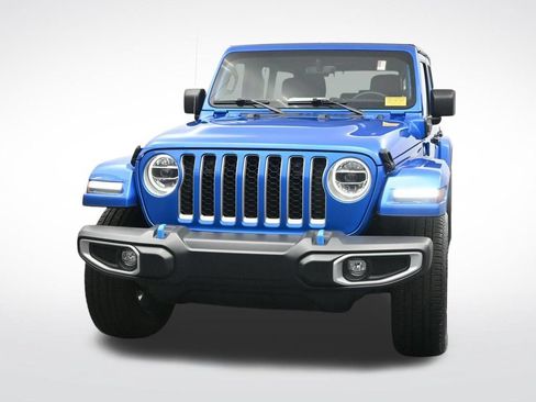 Used 2022 Jeep Wrangler Unlimited Sahara AWD/4WD image 2