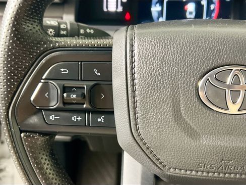 Used 2024 Toyota Tacoma SR5 AWD/4WD image 17
