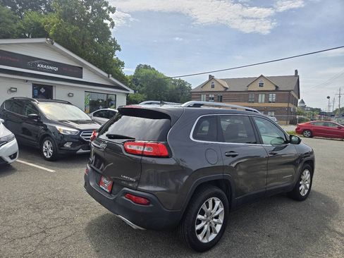 Used 2017 Jeep Cherokee Limited AWD/4WD image 6
