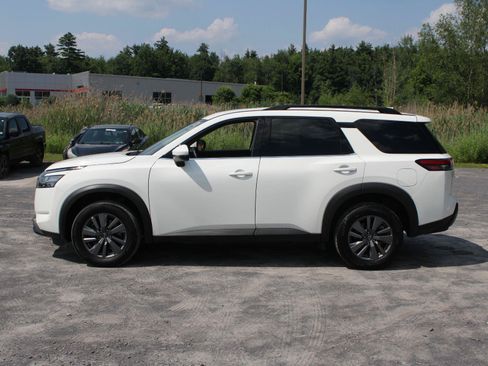 Used 2025 Nissan Pathfinder SV AWD/4WD image 6