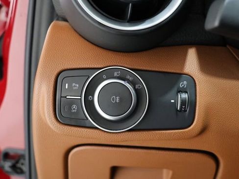 Used 2020 Alfa Romeo Giulia Ti w/ Active Blind Spot Package image 18