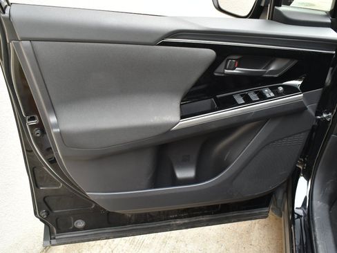 Used 2023 Subaru Solterra AWD image 16
