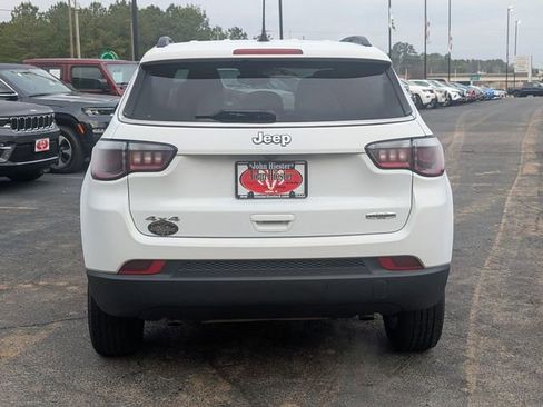 Used 2024 Jeep Compass Latitude image 12