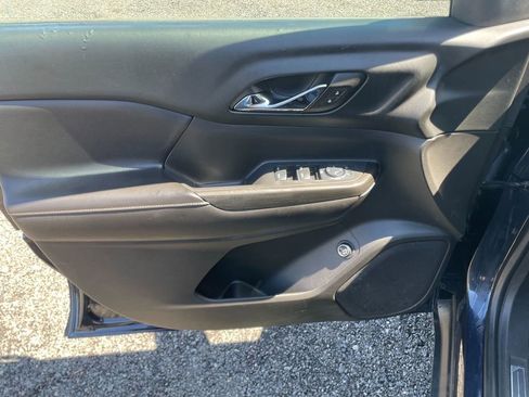 Used 2017 GMC Acadia SLE w/ Driver Alert Package I AWD/4WD image 11