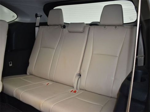 Used 2022 Toyota Highlander XLE image 11