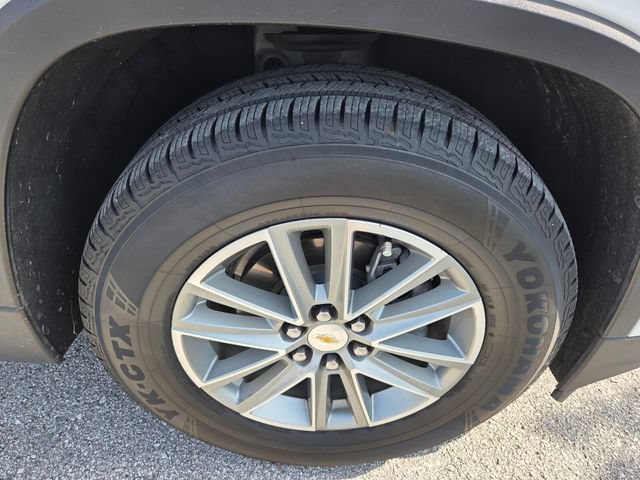 Used 2023 Chevrolet Traverse LT FWD image 10