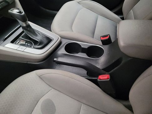 Used 2017 Hyundai Elantra SE image 26