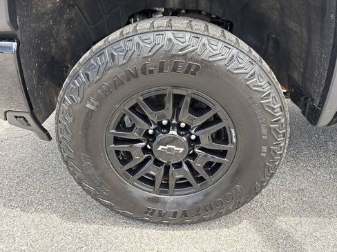 Used 2025 Chevrolet Silverado 2500 ZR2 w/ Technology Package AWD/4WD image 47