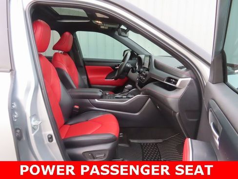 Used 2023 Toyota Highlander XSE image 24