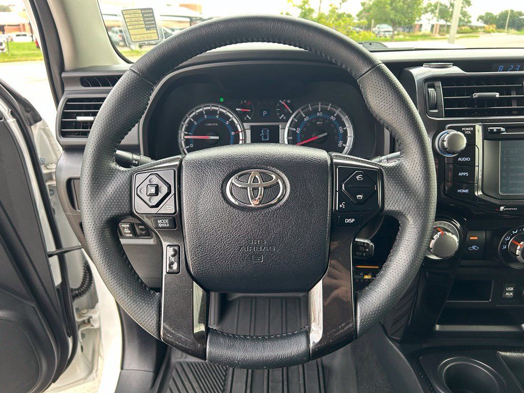 Used 2018 Toyota 4Runner TRD Off-Road Premium AWD/4WD image 14