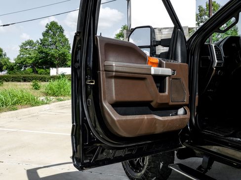 Used 2019 Ford F250 King Ranch w/ King Ranch Ultimate Package AWD/4WD image 46
