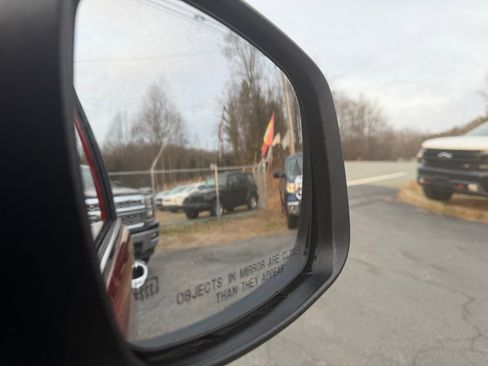 Used 2011 Chrysler Town & Country Limited image 26