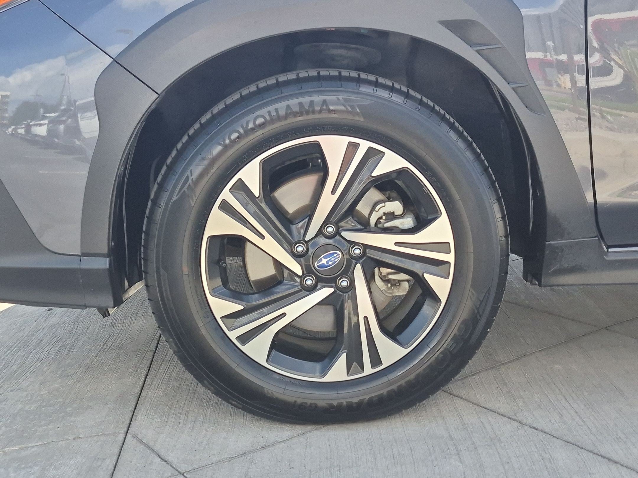 Used 2025 Subaru Crosstrek 2.5i Premium AWD/4WD image 13
