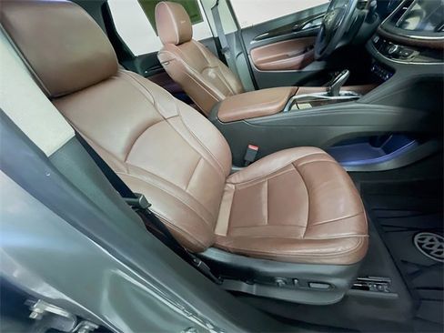 Used 2018 Buick Enclave Avenir w/ Avenir Technology Package image 32