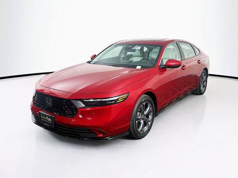 Used 2024 Honda Accord EX-L image 3