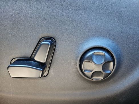 Used 2021 Jeep Cherokee Latitude Lux 80th Anniv w/ Quick Order Package 26U 80TH image 21