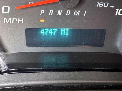Used 2025 Chevrolet Express 2500 w/ Driver Convenience Package RWD image 30