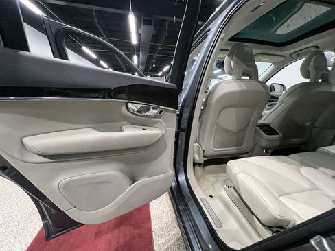 Used 2016 Volvo XC90 T6 Momentum AWD/4WD image 19