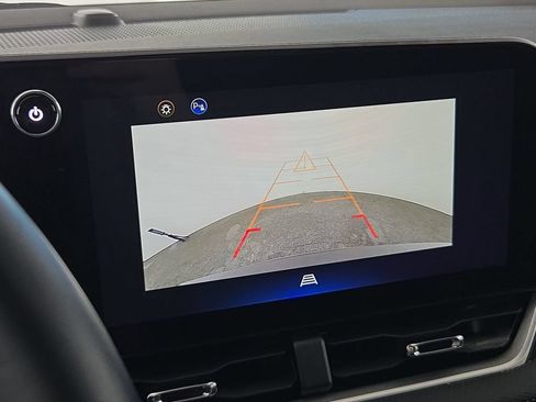 Used 2025 Chevrolet Equinox LT FWD image 21