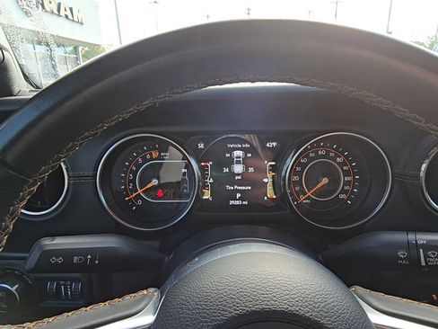 Used 2022 Jeep Gladiator Overland image 19