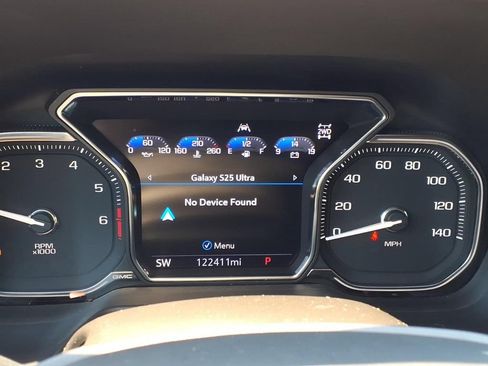 Used 2021 GMC Yukon XL AT4 w/ Technology Package AWD/4WD image 8