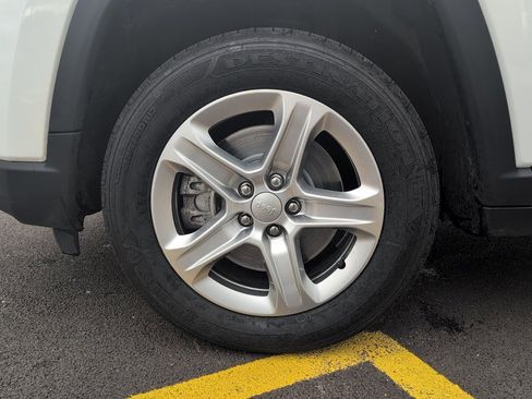 Used 2023 Jeep Compass Latitude w/ Convenience Group image 11