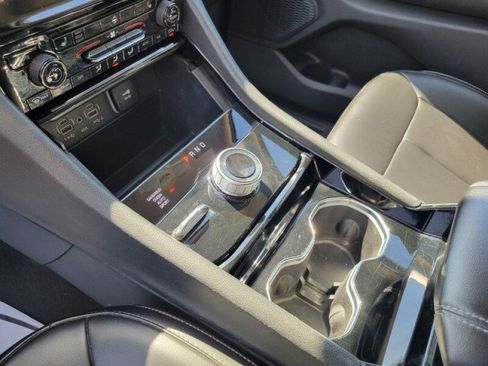 Used 2023 Jeep Grand Cherokee Limited image 18