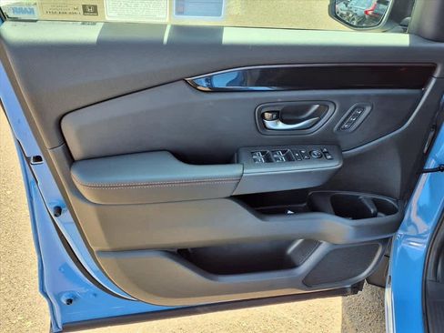 Used 2025 Honda Pilot TrailSport image 13