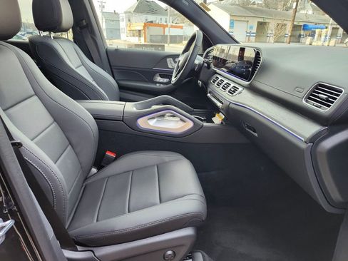 Certified 2025 Mercedes-Benz GLS 450 4MATIC image 11