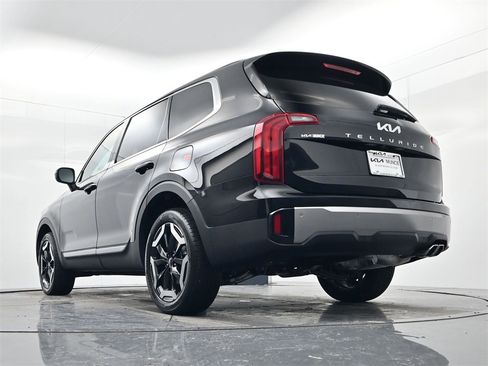 New 2025 Kia Telluride S image 38