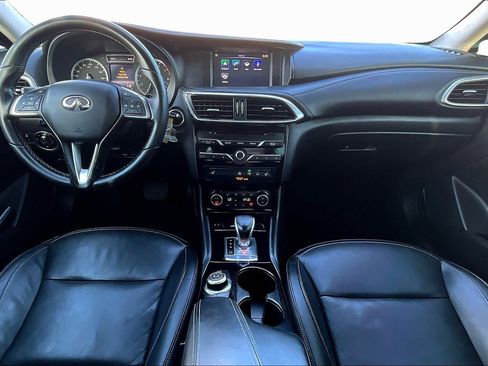 Used 2017 INFINITI QX30 Premium w/ Navigation Package image 14