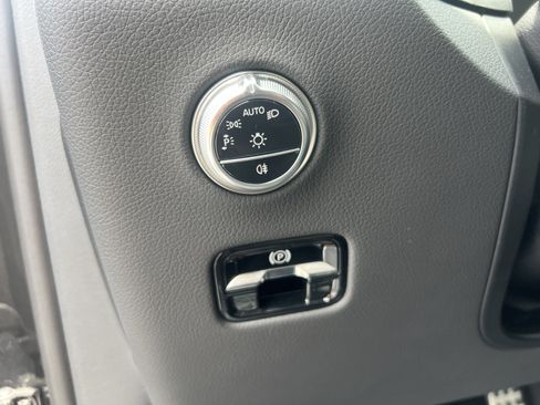 Certified 2025 Mercedes-Benz GLC 300 4MATIC image 18