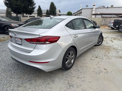 Used 2017 Hyundai Elantra SE image 5